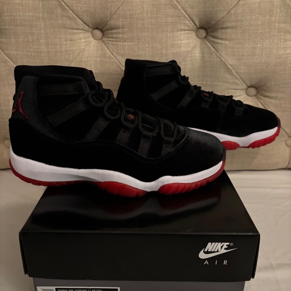 Jordan 11 Bred Velvet - Picture 2 of 5